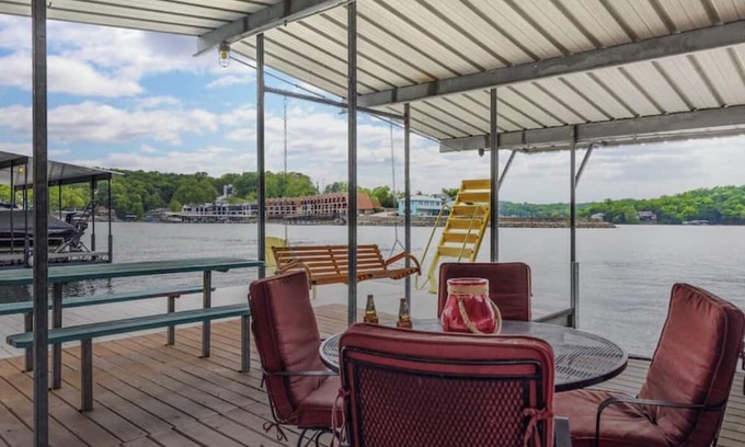 Lake Ozark Haus | Charming 3-bedroom house with breathtaking views of the Lake of the Ozarks