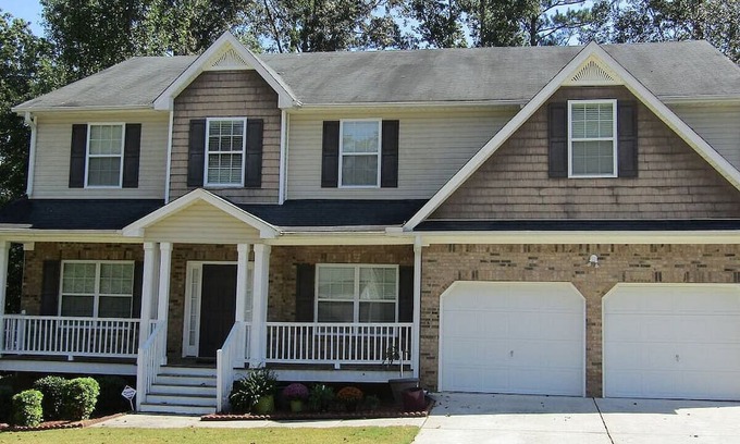 Clarkdale Haus | Charming 1-bedroom space with livingroom WiFi and AC in fabulous Douglasville