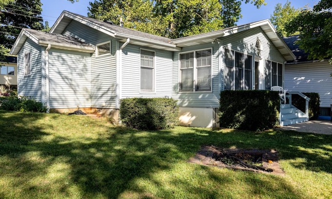 North Webster Hütte | Cozy three-bedroom cottage perfect for a lakeside get-away