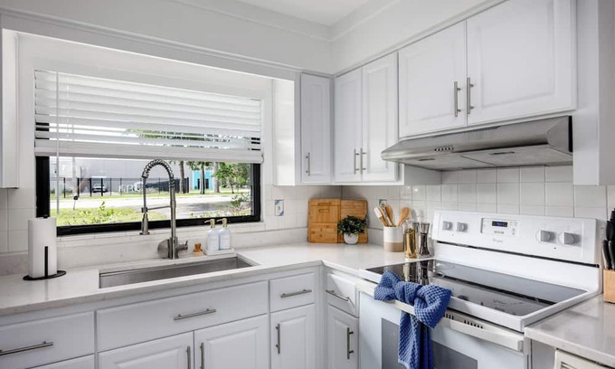 Gainesville Haus | UF 4min away! Gameroom-Funyard-Discgolf-Firetable