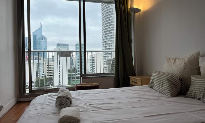 Puteaux Wohnung | Chic & Spacieux avec vue imprenable sur la Défense