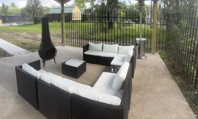 Crown Point Kabine | Cozy cabin with WiFi and AC in charming Marrero Cabin 7