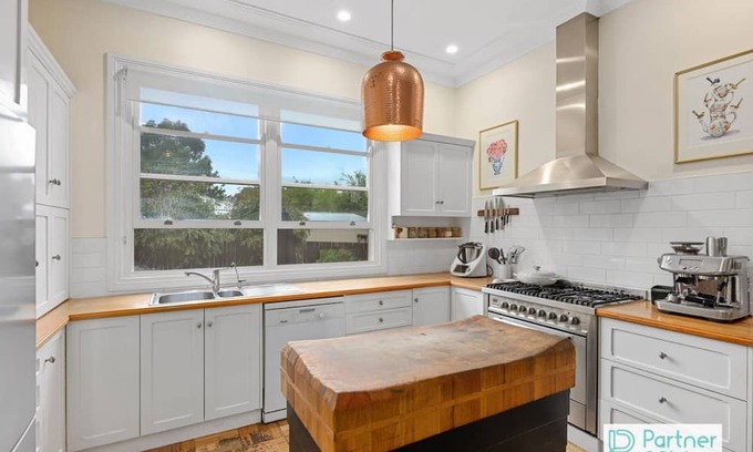 East Tamworth Haus | Charming 4-Bedroom Property with Pool in Tamworth