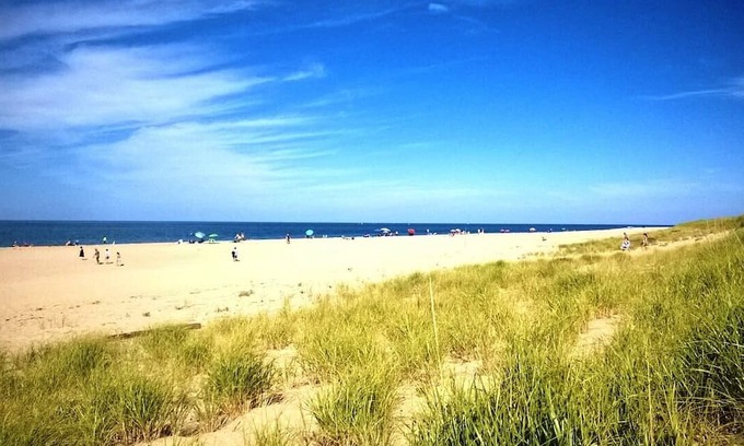 Harwich Port Hütte | NEW LISTING Harwich Port Charming and Quiet 1BR apt Walk to stores & restaurants