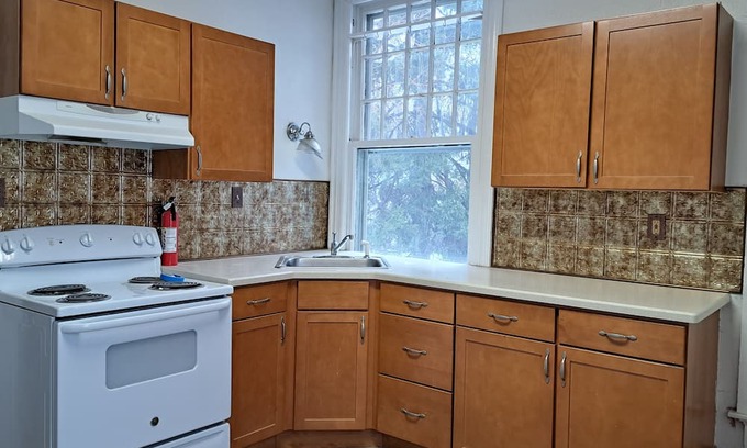 Scranton Haus | Spacious 5-bedroom Historic Home blending Charm with Modern
