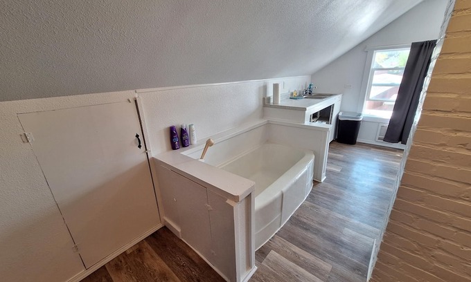 Pendleton Wohnung | Walking distance to Round Up Grounds and Main Street.