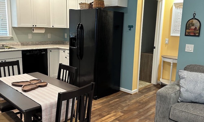 Foneswood Haus | Charming house in pleasant Montross with AC, WiFi