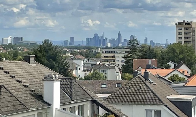 Bad Soden am Taunus Wohnung | Apartment 'Taunus-Zimmer Skyline-Blick' with Wi-Fi
