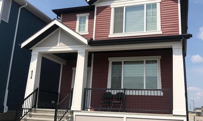 Airdrie Haus | New Basement Suite in Airdrie Near Calgary Airport with Private Entrance