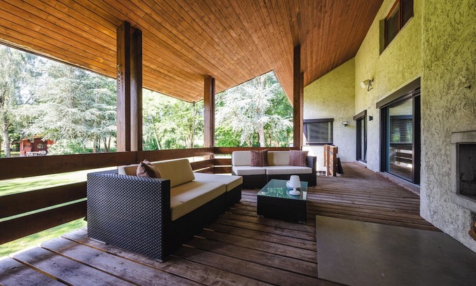 Regenstauf Haus | Wohlfühloase mit Großem Garten im Urlaubsgebiet