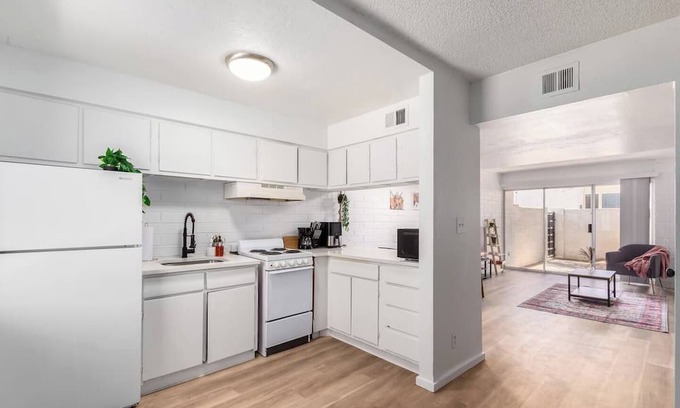 New Papago Parkway Wohnung | This apartment is a 2 bedroom(s), 2 bathrooms, located in Scottsdale, AZ.