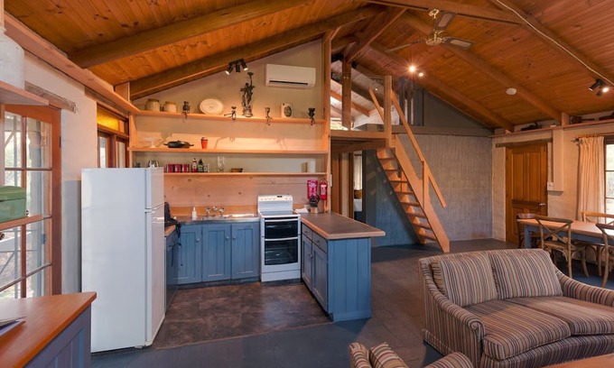 South Bruny Haus | Cloudy Creek Cottage ~float in serenity!