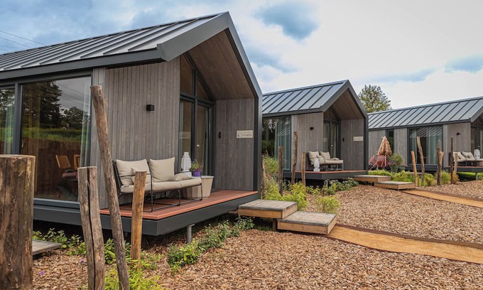 Houthem Haus | Tinyhouse Dille met Hottub op Steenworp Afstand van Maastricht en Valkenburg