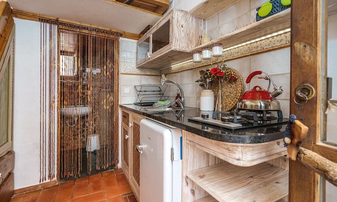 Carrapateira Wohnung | Studio Apartment 'Alma' with Mountain View, Shared Terrace and Wi-Fi