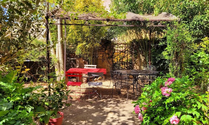 Tavernes Haus | Demeure Vigneronne de 280m² Avec Jardin. 5 Suites Dont une Double, 12 Couchages