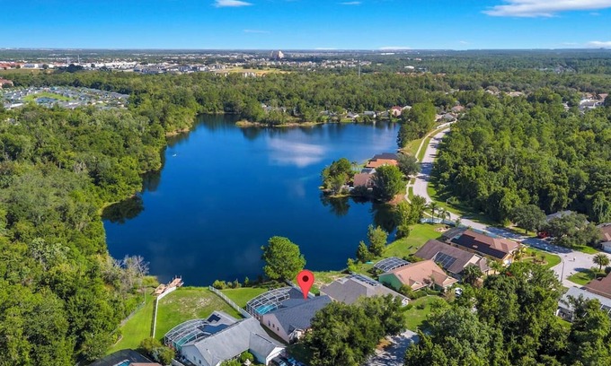 Thousand Oaks Haus | Sunny villa with sunset views under new management