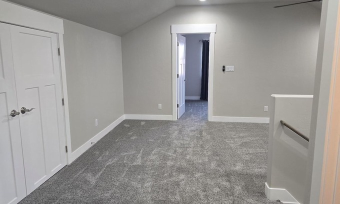 Elko Haus | #18 5-bedroom, 3bath, 2 garage House in terrific Elko near Walmart