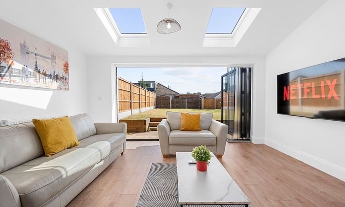 Walkden Haus | Stylish: Luxurious Modern House