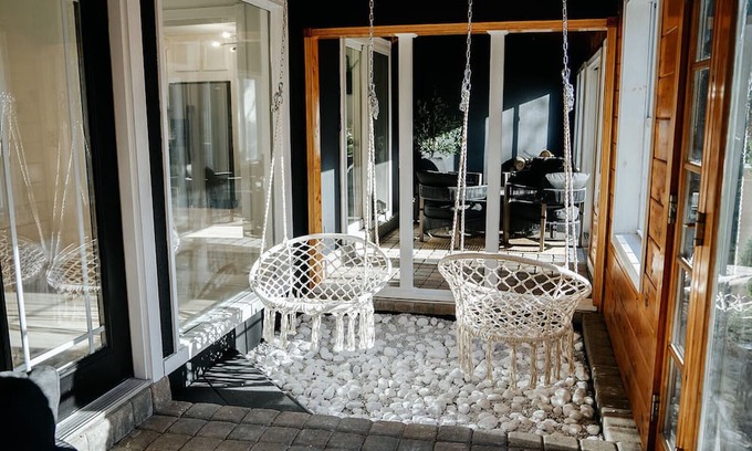 Thornton Villa | Villa W/private HotTub~ Pool Table~ Fire Pit~Pet Friendly~ 3Min to Owls Nest Rst