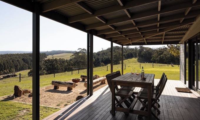 Willung South Haus | Escape w the Whole Clan @ Carrajung Estate