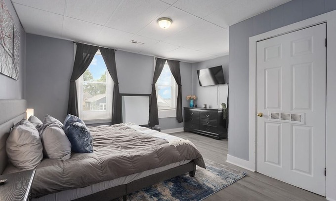 Riverview Wohnung | Cozy, 5 min to downtown, TMobile Center, PNL, Crossroads. close to everything!n