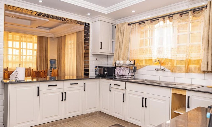 Ruiru Haus | Calm Haven- Cozy 4 Bedroom 4.5 bath in Gated Community