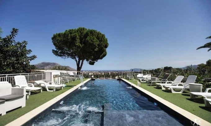 Palermo Wohnung | Exclusive Apartment in Villa with Pool - A Corner of Paradise