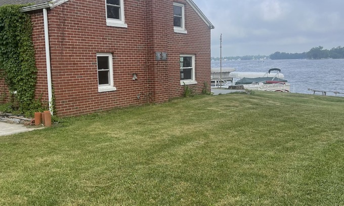 North Webster Hütte | North Webster, IN lake front on all sports Webster Lake.