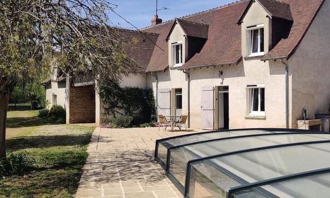 Thevet-Saint-Julien Haus | Holiday Home 'La Pouzerie' with Private Pool, Private Terrace and Wi-Fi