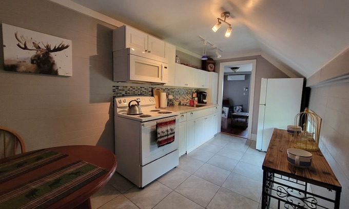 Searsport Wohnung | 1 bed apartment w/kitchen & outdoor space perfect for exploring Mid Coast Main