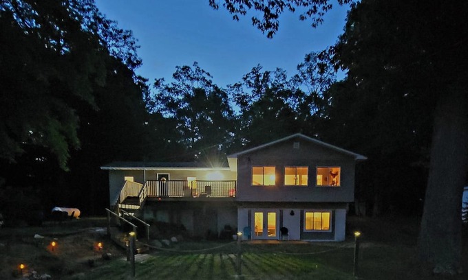 Fountain Hütte | Pet friendly Lakefront Cottage/Cabin between Ludington/Baldwin/Manistee