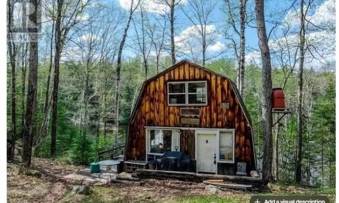 Irondale Kabine | Welcome to Glamor Rustic Retreats, your ideal getaway in Highlands East, Ontario