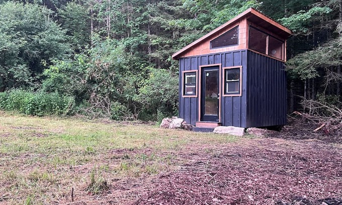 Tay Valley Kabine | Enchanting Tiny Cabin in the Woods!