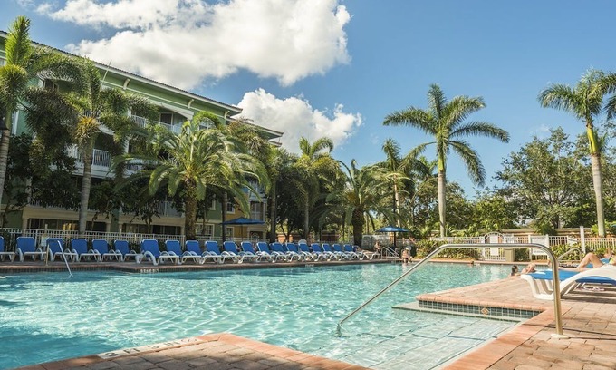 Weston Resort | Luxury one bedroom and one bathroom unit with full amenities