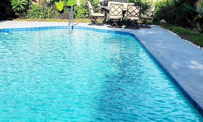 Northwest Orlando Haus | Spacious home with extra large pool, water falls and centraly located.nn