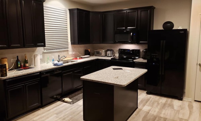 Forney Haus | Dallas Cowboy fans easy access to AT&T Stadium and DT Dallas