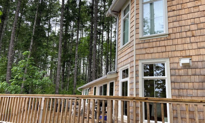 Port Alberni Hütte | Unique West coast Cottage Nestled in the Woods