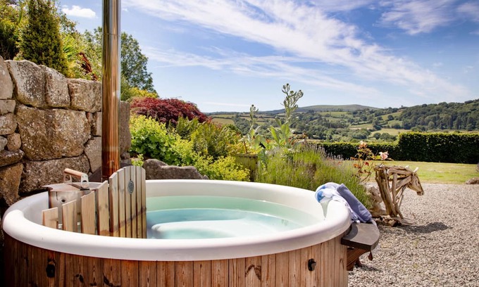 Moretonhampstead Sonstige | Linscott Farmhouse sleeps 10 guests in 5 bedrooms