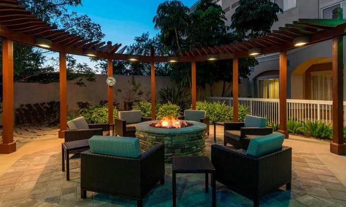 Biggar Haus | Experience True Comfort at Urban-Retreat Hotel w/Heated Pool - 4 Units