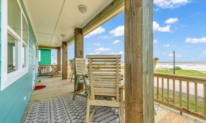 Port Bolivar Haus | Seaside Nest - Unobstructed Beach and Bay Views