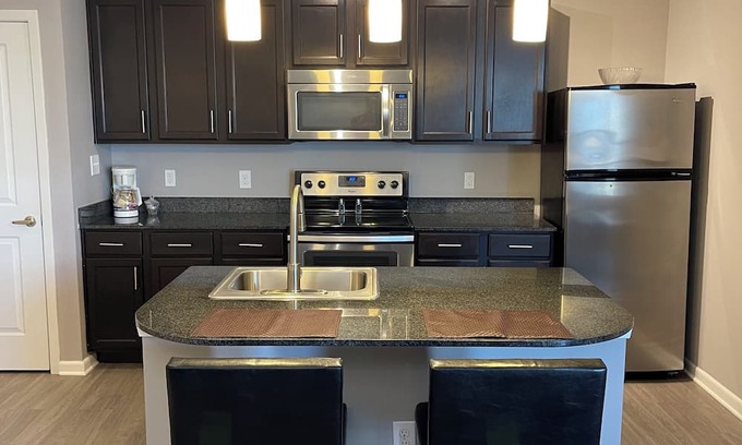 Polaris Wohnung | Right at Polaris! 3rd floor w/elevator access and garage parking included!