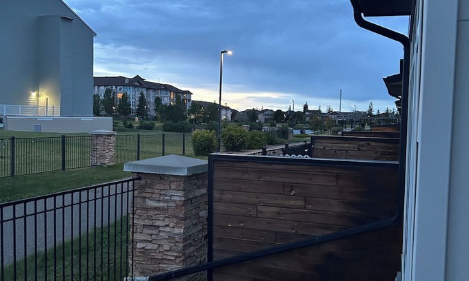 Lethbridge Haus | Cozy, safe, quiet suite less than 5 mins away from Uni. of Lethbridge