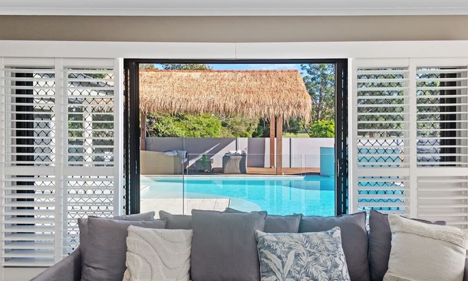 Buderim Haus | Resort Style 5 bedroom stunner with pool 5 minutes to Mooloolaba beach