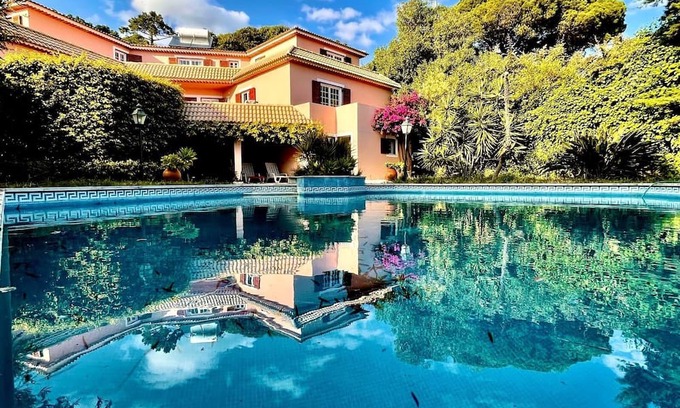 Charneca da Cotovia Haus | Villa Figueira - Propriedade a 5 Minutos das Praias com Grande Jardim