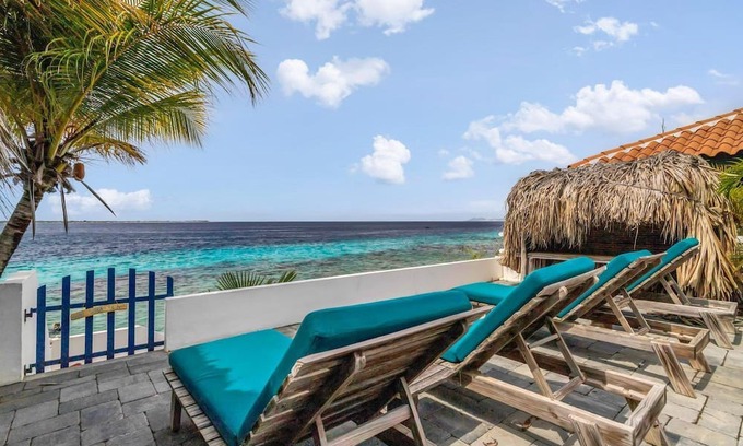 Hato Haus | Bonaire Sunset Villa - A divers paradise for 2-10 persons.