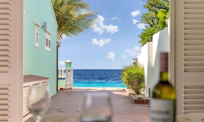Playa Haus | Kas Koral - Authentic, luxury oceanfront villa in Kralendijk