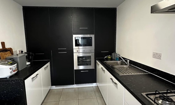 Loughton Haus | A comfortable room with ensuite