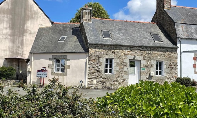 Landebaeron Haus | Holiday house Lannéven for 1 - 4 persons with 2 bedrooms - Row house