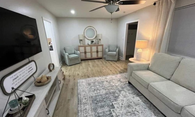 Springboro Haus | Charming Springboro house near historic downtown