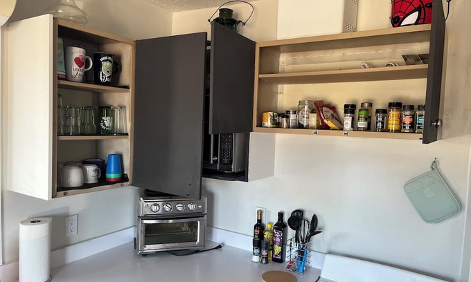 Rivers Wohnung | Fully equipped upper unit.Family friendly locating next to the rec centre.nn